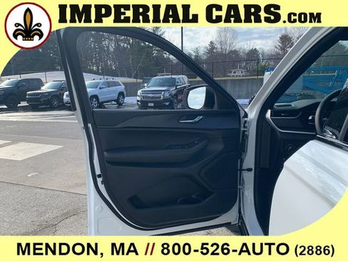 New 2026 Jeep Grand Cherokee L Laredo image 14