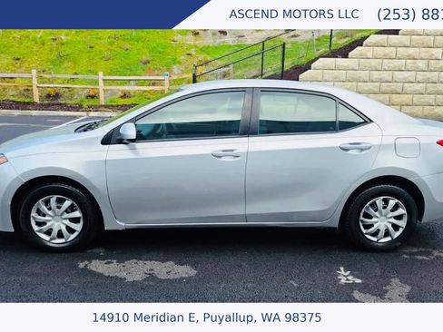 Used 2015 Toyota Corolla L image 2
