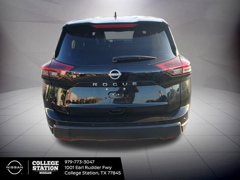 Certified 2025 Nissan Rogue S image 3