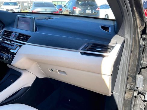 Used 2018 BMW X1 sDrive28i image 15