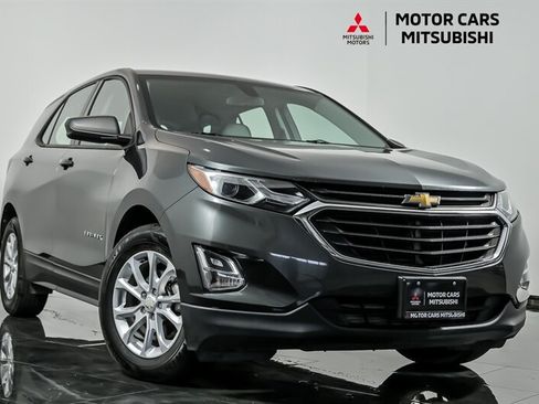 Used 2018 Chevrolet Equinox LS FWD image 1