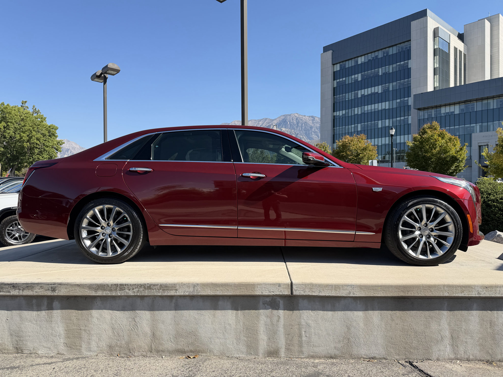 Used 2017 Cadillac CT6 Luxury AWD/4WD image 2