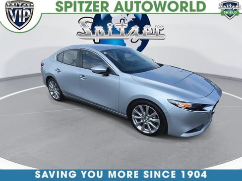 Used 2020 MAZDA MAZDA3 Sedan w/ Select Package FWD image 2