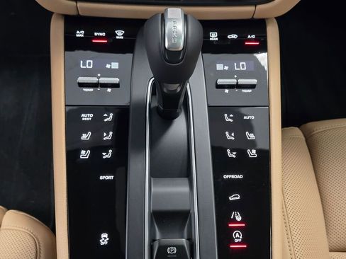 New 2025 Porsche Macan image 16