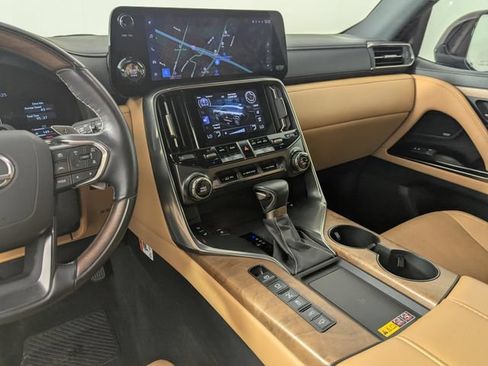 Used 2025 Lexus LX 600 4WD w/ Appearance Package image 14
