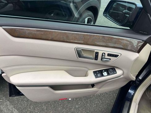 Used 2014 Mercedes-Benz E 350 4MATIC Sedan image 16