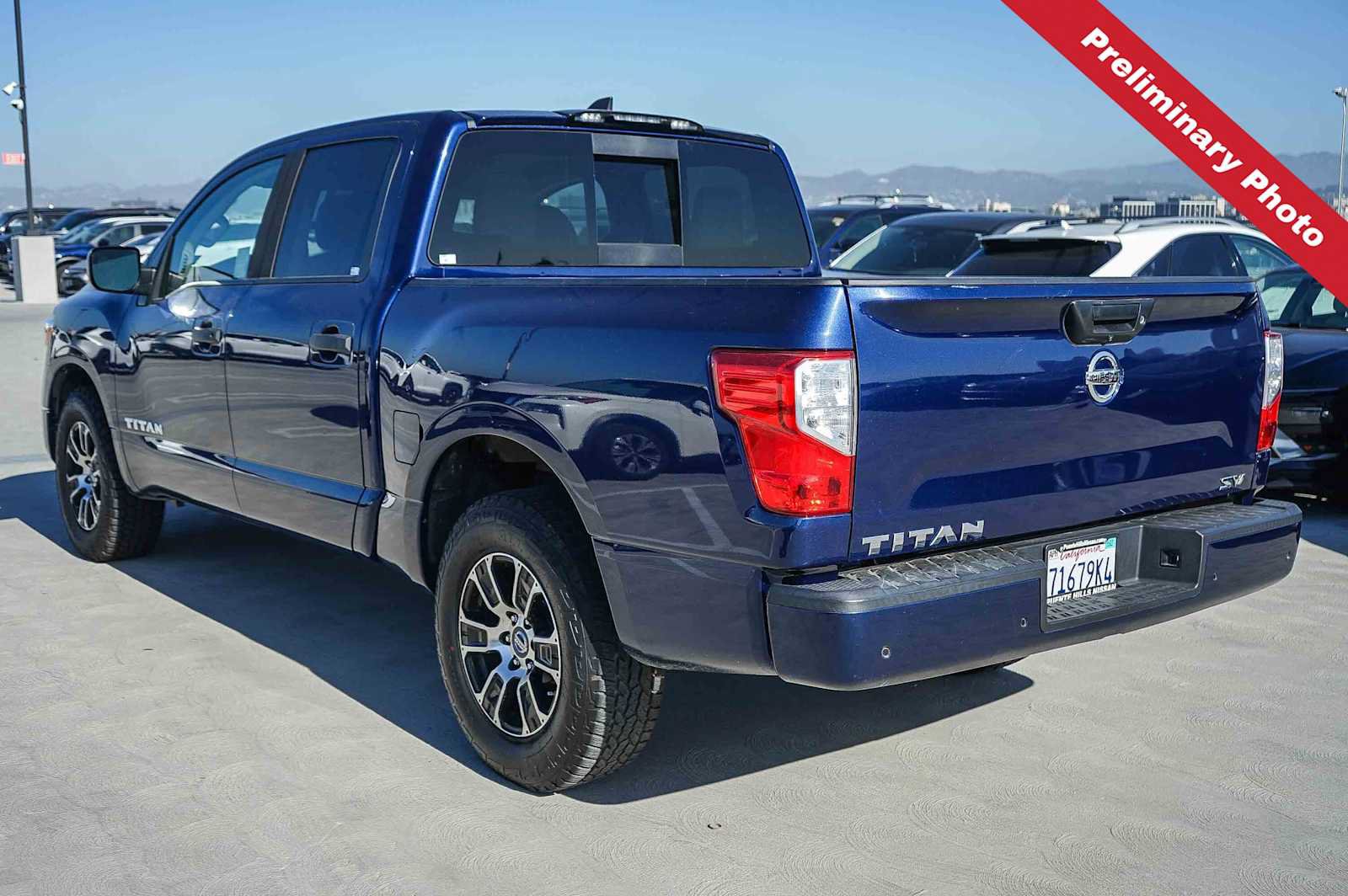 Used 2022 Nissan Titan SV RWD image 8
