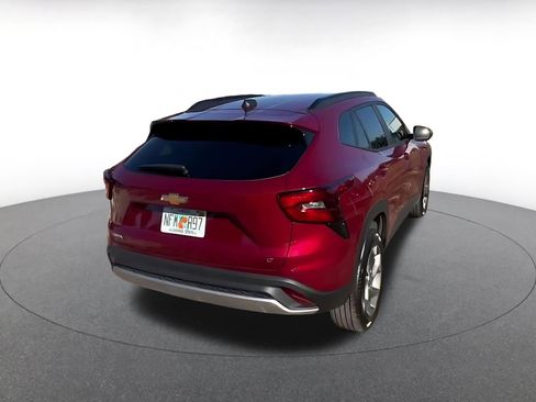 Used 2025 Chevrolet Trax LT image 14