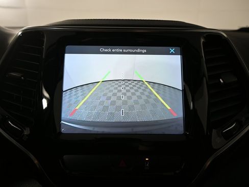 Used 2022 Jeep Cherokee Limited image 30