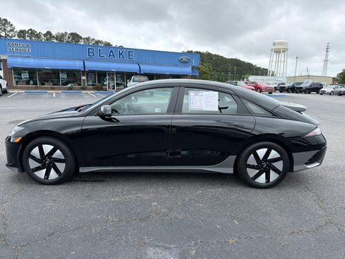 Used 2024 Hyundai Ioniq 6 SE RWD image 4