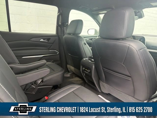 Used 2025 Chevrolet Traverse LT FWD image 14