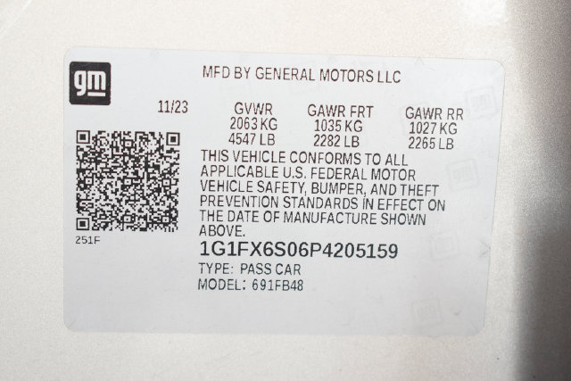 Used 2023 Chevrolet Bolt LT w/ Infotainment Package FWD image 33