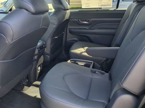 New 2026 Toyota Grand Highlander Platinum image 14