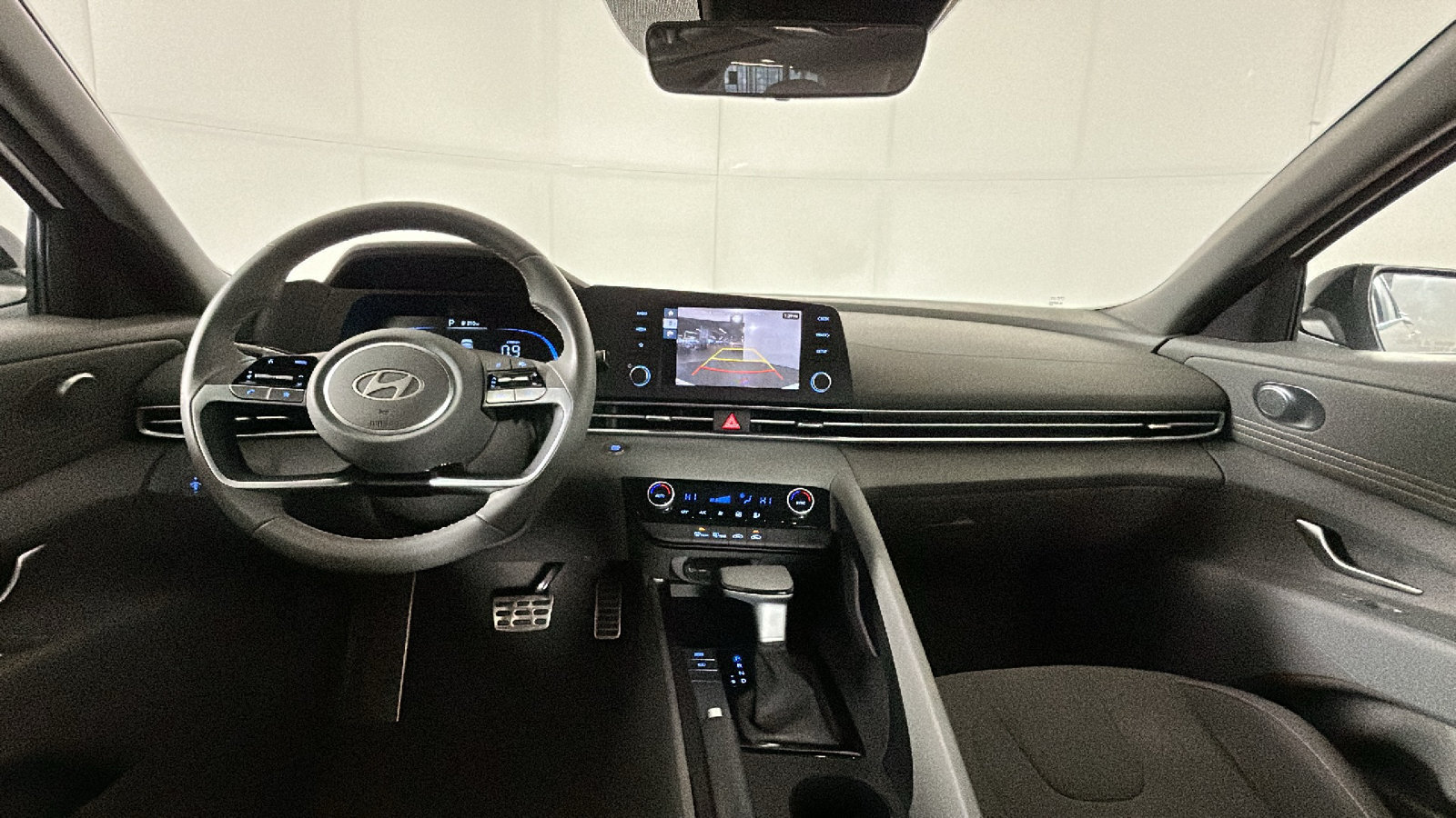 Used 2025 Hyundai Elantra Sport FWD image 32