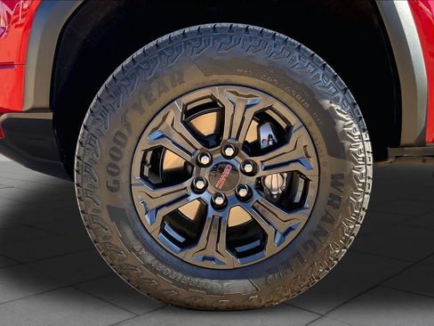 Certified 2025 GMC Canyon Elevation w/ Convenience Package AWD/4WD image 11