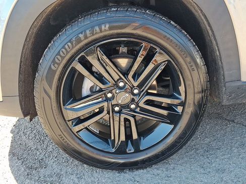 Used 2024 Chevrolet Trax ACTIV w/ Sunroof Package image 32