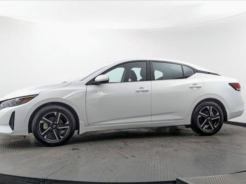 Used 2025 Nissan Sentra SV w/ All-Weather Package FWD image 3