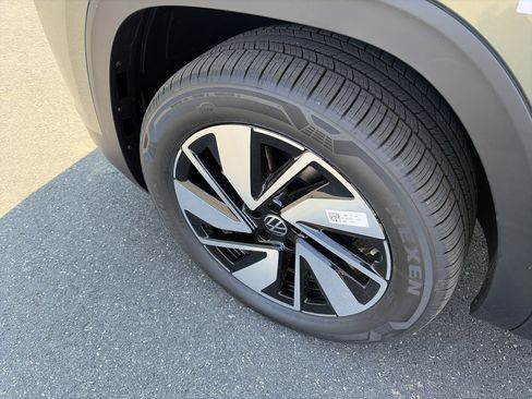 New 2026 Volkswagen Atlas SE AWD/4WD image 9