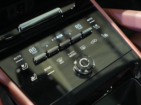 New 2026 Porsche Cayenne Coupe AWD/4WD image 24