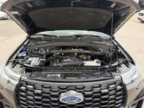 Used 2025 Ford Explorer ST-Line w/ ST-Line Street Pack AWD/4WD image 21