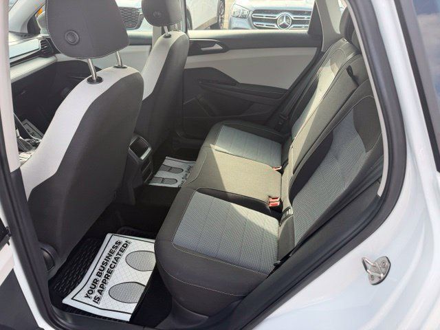 Certified 2025 Volkswagen Taos S AWD/4WD image 6
