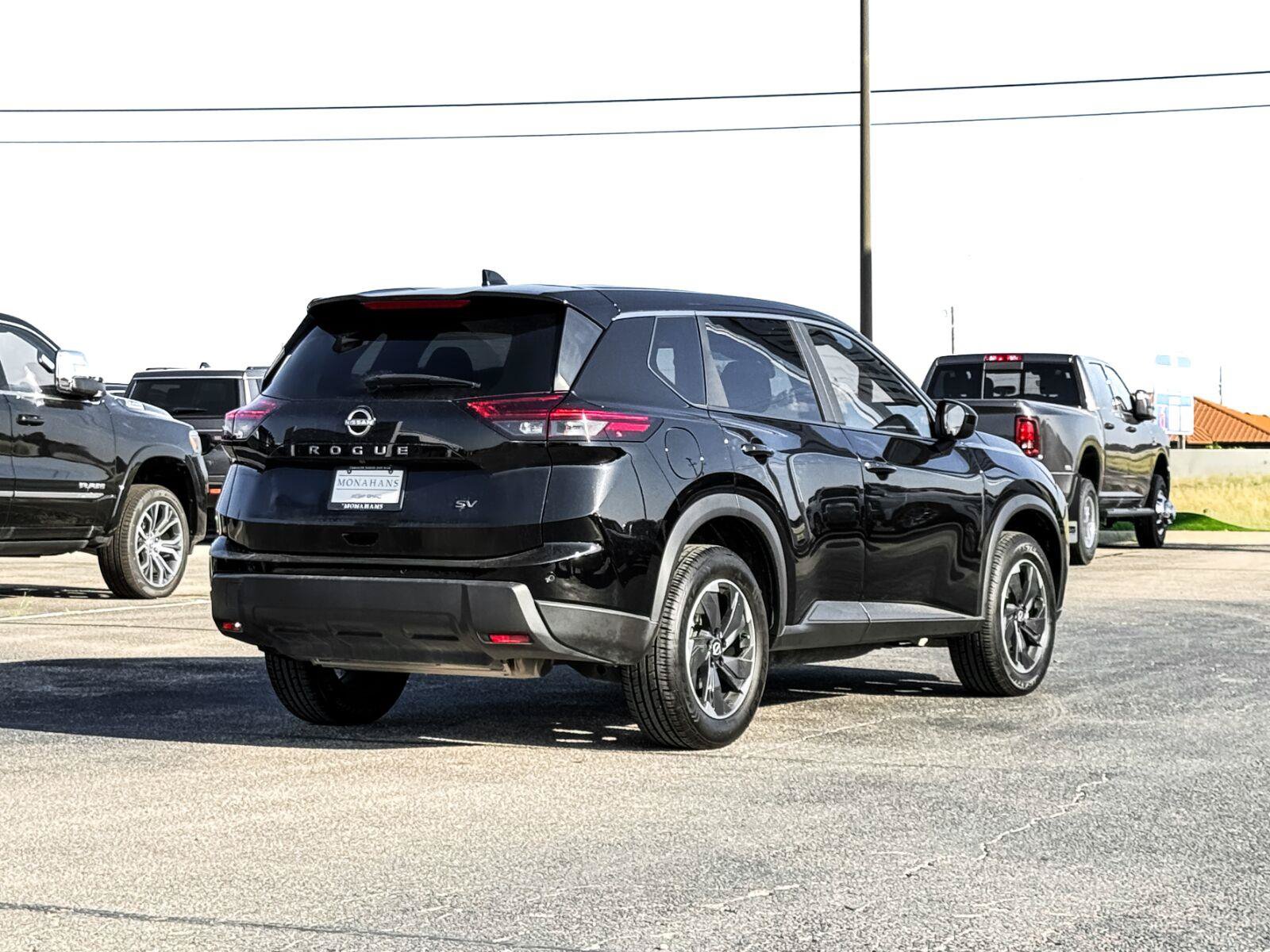 Used 2024 Nissan Rogue SV FWD image 9