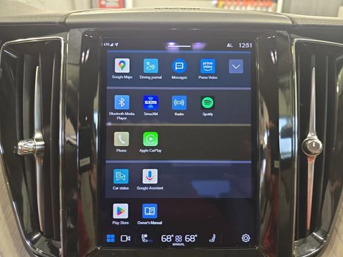 Used 2022 Volvo XC60 T8 Inscription w/ Advanced Package image 24