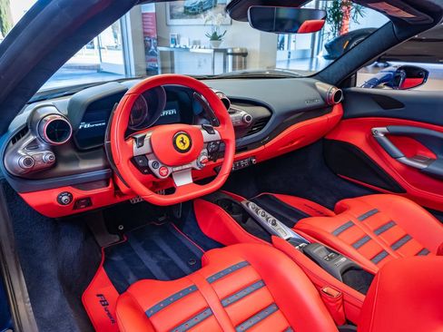 Used 2022 Ferrari F8 Tributo RWD image 2