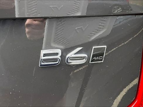 Certified 2023 Volvo XC90 B6 Plus w/ Protection Package Premier AWD/4WD image 10