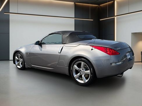 Used 2008 Nissan 350Z Enthusiast RWD image 3