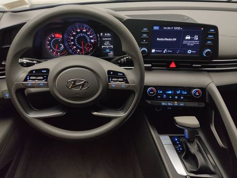 Used 2021 Hyundai Elantra SEL image 22