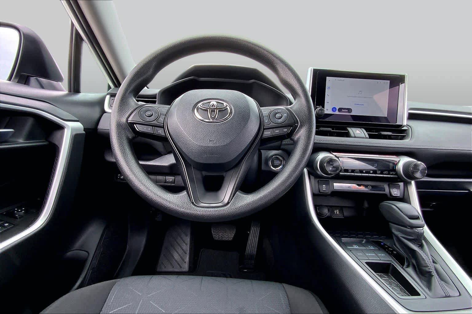 Used 2025 Toyota RAV4 XLE w/ Convenience Package FWD image 6