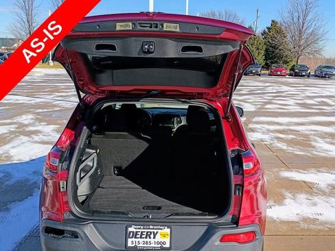 Used 2016 Jeep Cherokee Sport w/ Cold Weather Group FWD image 16
