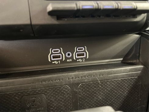 Used 2025 RAM 1500 Big Horn AWD/4WD image 36