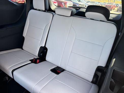 New 2026 Chevrolet Traverse High Country w/ LPO, Floor Liner Package FWD image 18