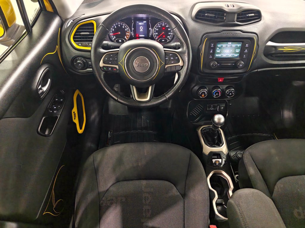 Used 2016 Jeep Renegade Latitude FWD image 4