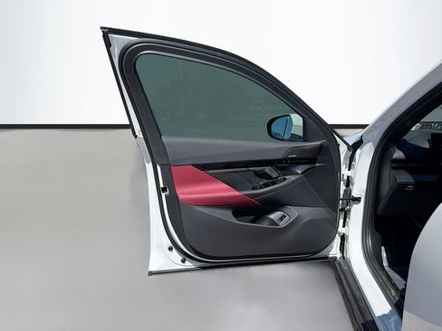 Used 2026 BMW 530i w/ Premium Package image 24