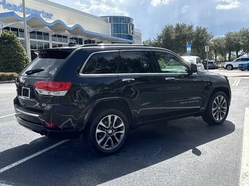 Used 2019 Honda CR-V Touring image 4
