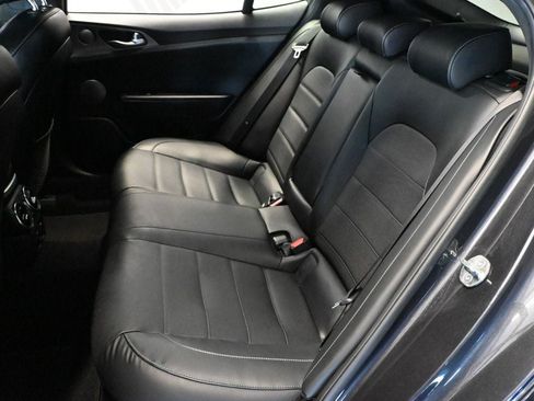 Used 2020 Kia Stinger GT2 RWD image 17