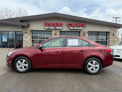 Used 2015 Chevrolet Cruze LT w/ Enhanced Safety Package FWD image 2