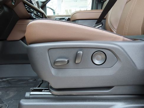 New 2026 Chevrolet Tahoe High Country AWD/4WD image 10