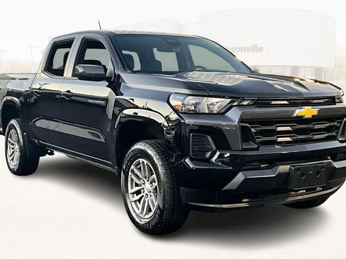 Used 2023 Chevrolet Colorado LT image 3