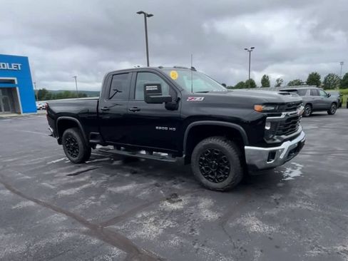 Used 2026 Chevrolet Silverado 2500 LT w/ All Star Edition AWD/4WD image 2