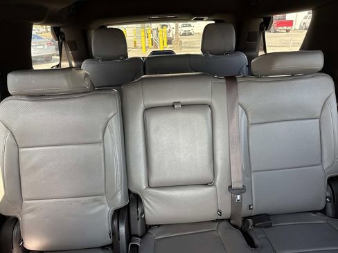 Used 2023 GMC Yukon SLE w/ Gmc Pro Safety Plus Package AWD/4WD image 10