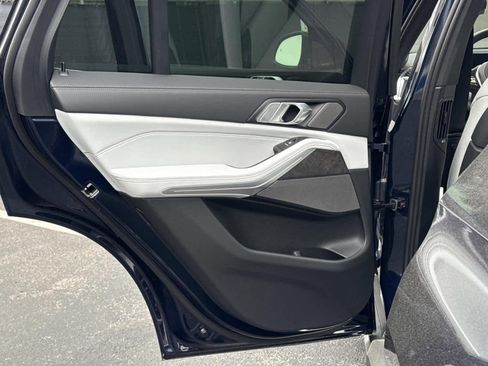 New 2026 BMW X5 xDrive40i w/ Climate Comfort Package AWD/4WD image 12