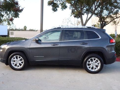 Used 2016 Jeep Cherokee Latitude w/ Comfort & Sound Group image 11