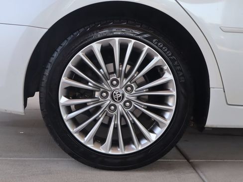 Used 2021 Toyota Avalon Limited w/ Advanced Safety Package FWD image 11
