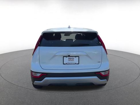 Used 2026 Kia Niro LX FWD image 12