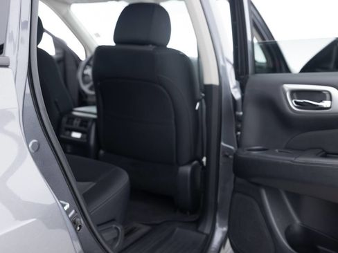 Used 2018 Nissan Pathfinder S AWD/4WD image 30