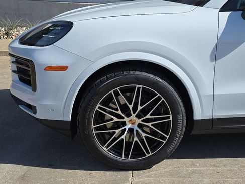 New 2026 Porsche Cayenne Coupe AWD/4WD image 11